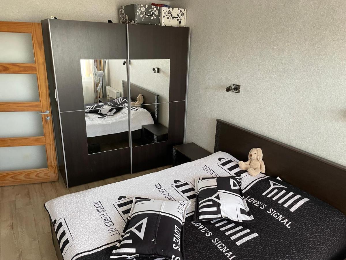Apartamento Happy Guest Apartament Jūrkalne Exterior foto